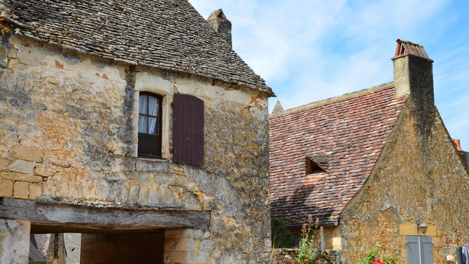 Pierre blonde des maisons gasconnes voisines